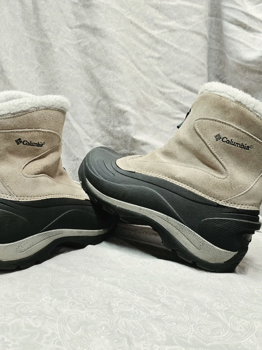 Columbia Women's Cascadian Snowchill Suede Winter Snow Boots Gray Size 10